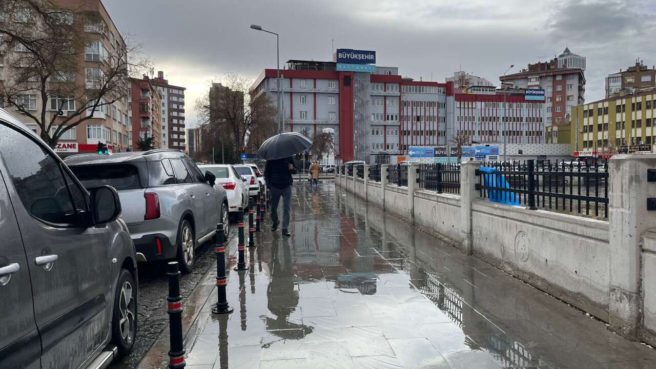 Konya bereketle coşuyor! Yağışlar kenti sardı, yarın kar da var 14